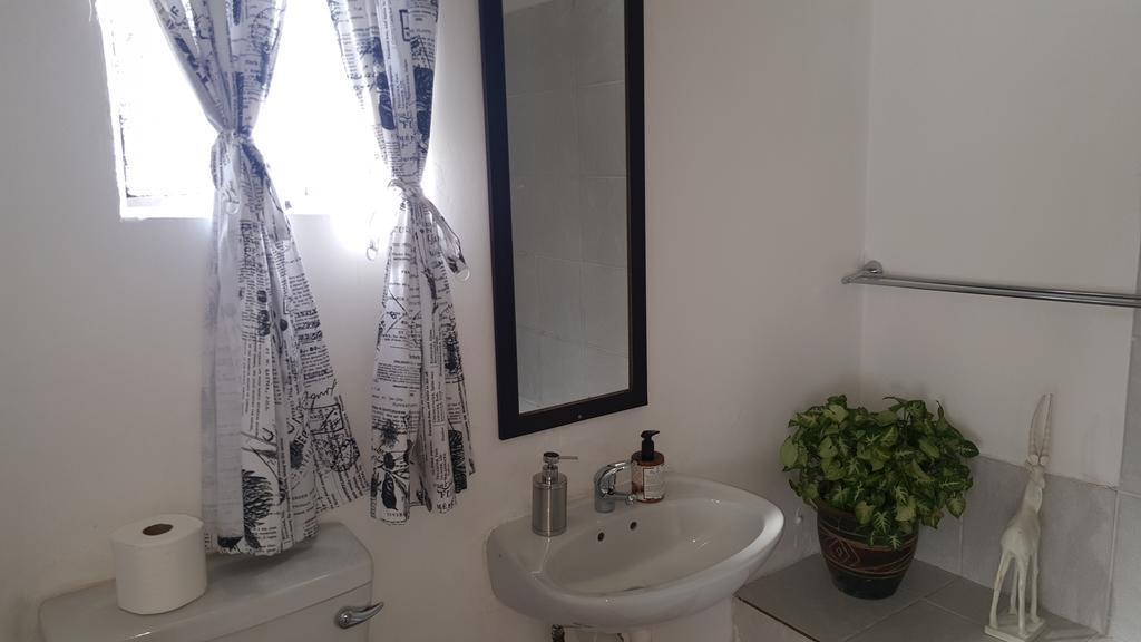 Midrand Guesthouse - Tasa Room photo